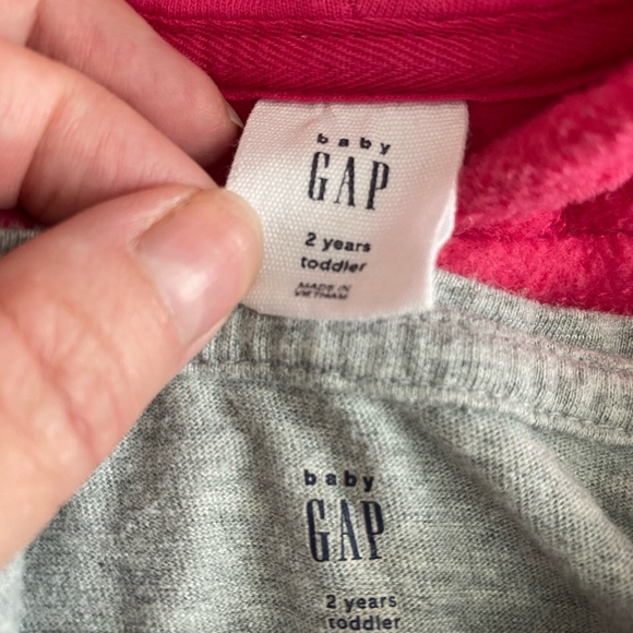 🌟GAP Hoodie and Tee Bundle! - Picture 7 of 7